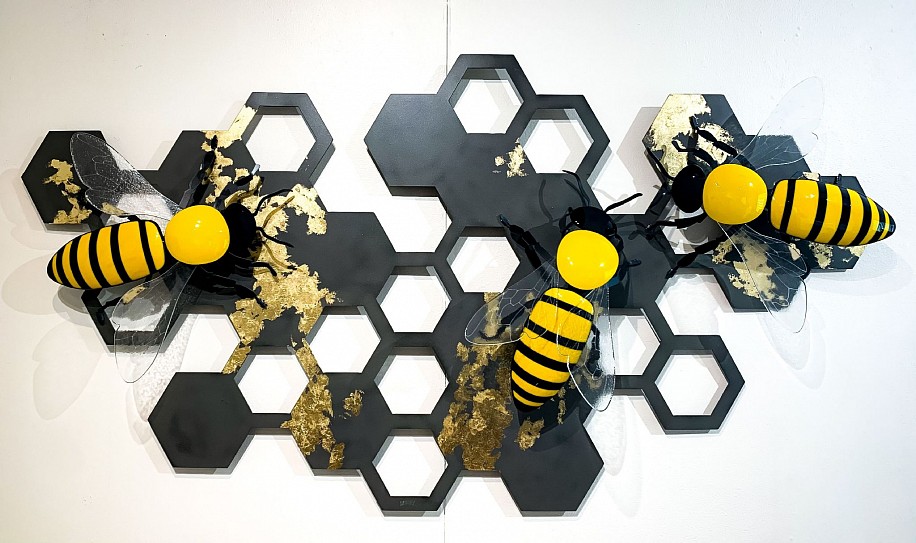Tracey Bewley, HUM OF BEES, 2021
Fused Glass, Steel, 30 x 61 x 4 in. (76.2 x 154.9 x 10.2 cm)
BEWL011